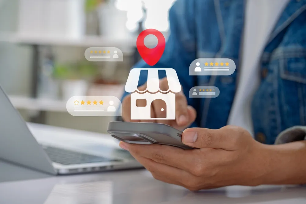 Local business reviews and customer feedback system on mobile device