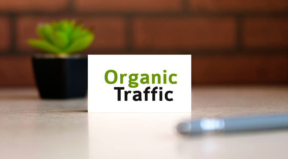 Organic seo traffic - text of business concept
