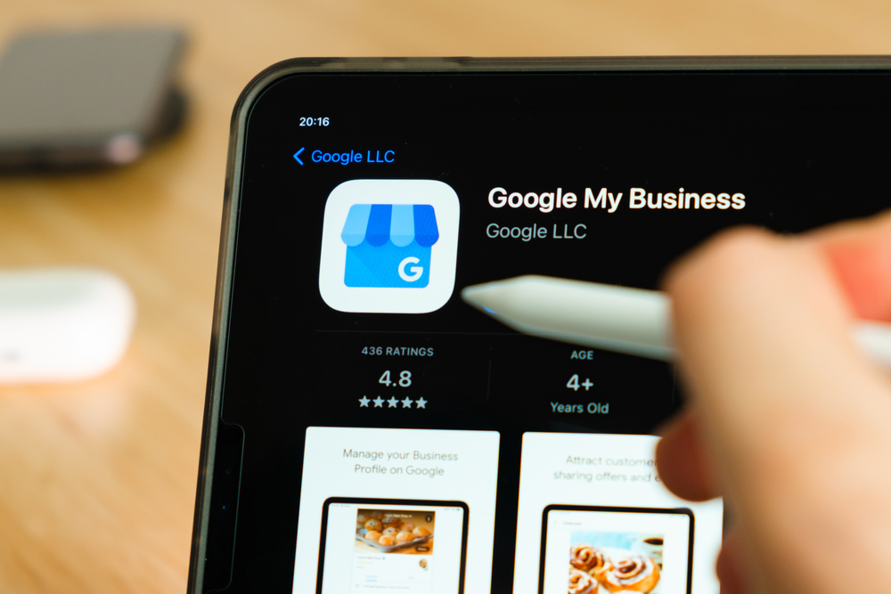 Google My Business logo shown by apple pencil on the iPad Pro